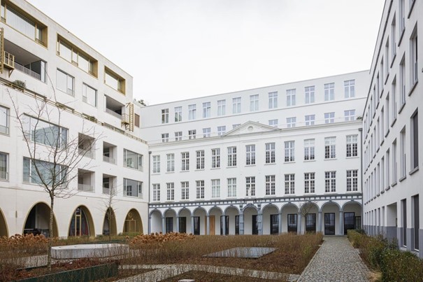 De meest waardevolle historische elementen bleven bewaard. Zo is de zuilengalerij op de binnenplaats beschermd