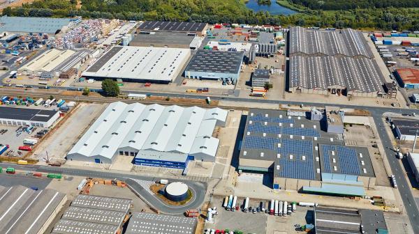 Helikopterfoto uit 2018_Schomhoeve Logistic Center_021low.jpg